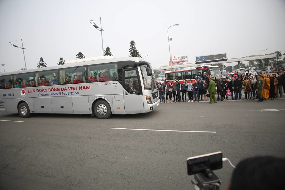 Đội tuyển Việt Nam được vinh danh ở sân bay Nội Bài - 23 Đội tuyển Việt Nam được vinh danh ở sân bay Nội Bài - 23