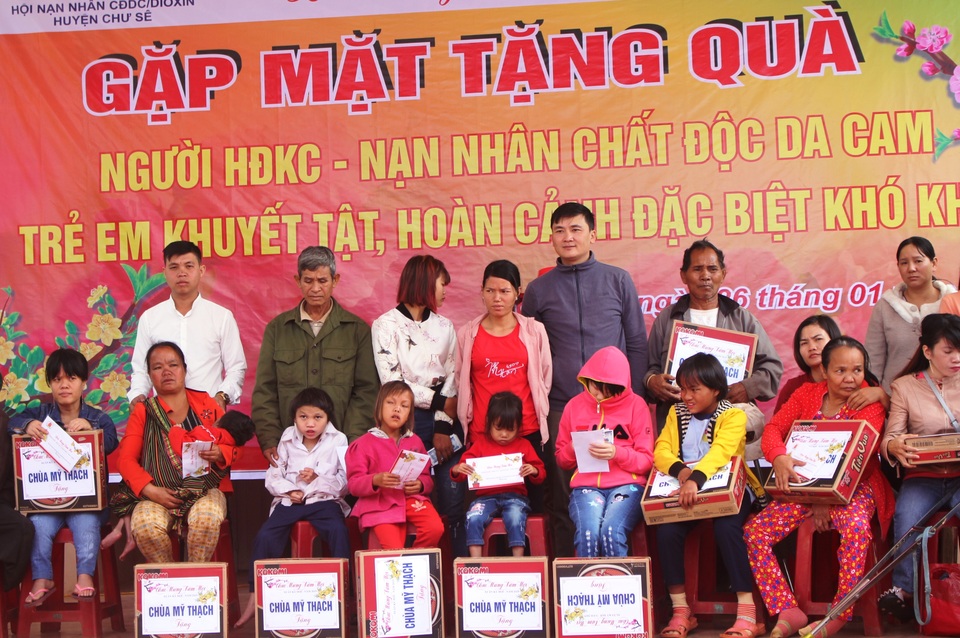 Báo Dân trí mang Xuân ấm đến với người nghèo tỉnh Gia Lai - 1 Báo Dân trí mang Xuân ấm đến với người nghèo tỉnh Gia Lai - 1
