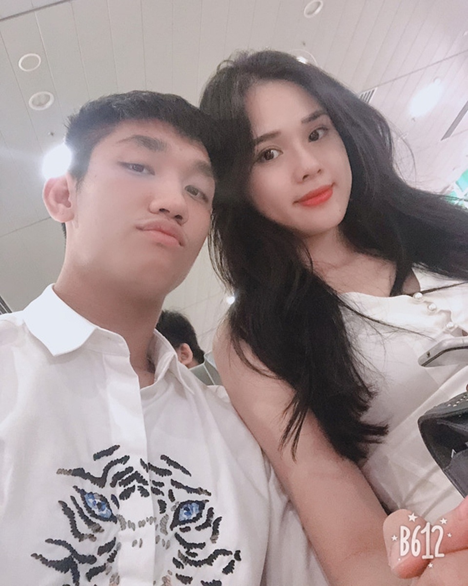 Cuộc sống sang chảnh, toàn hàng hiệu của 3 bóng hồng phía sau Duy Mạnh, Văn Thanh, Trọng Đại - 16..jpg Cuộc sống sang chảnh, toàn hàng hiệu của 3 bóng hồng phía sau Duy Mạnh, Văn Thanh, Trọng Đại - 16..jpg