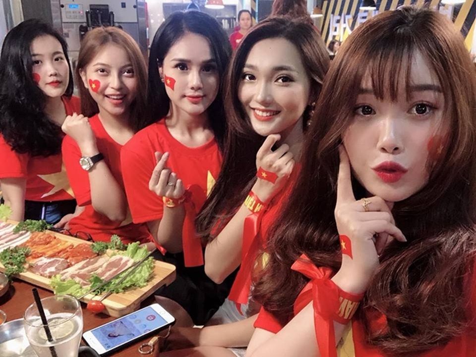 Cuộc sống sang chảnh, toàn hàng hiệu của 3 bóng hồng phía sau Duy Mạnh, Văn Thanh, Trọng Đại - 17..jpg Cuộc sống sang chảnh, toàn hàng hiệu của 3 bóng hồng phía sau Duy Mạnh, Văn Thanh, Trọng Đại - 17..jpg