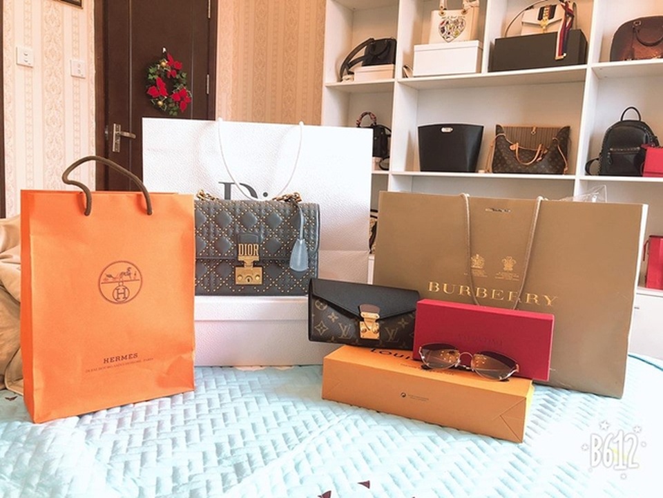 Cuộc sống sang chảnh, toàn hàng hiệu của 3 bóng hồng phía sau Duy Mạnh, Văn Thanh, Trọng Đại - 19..jpg Cuộc sống sang chảnh, toàn hàng hiệu của 3 bóng hồng phía sau Duy Mạnh, Văn Thanh, Trọng Đại - 19..jpg