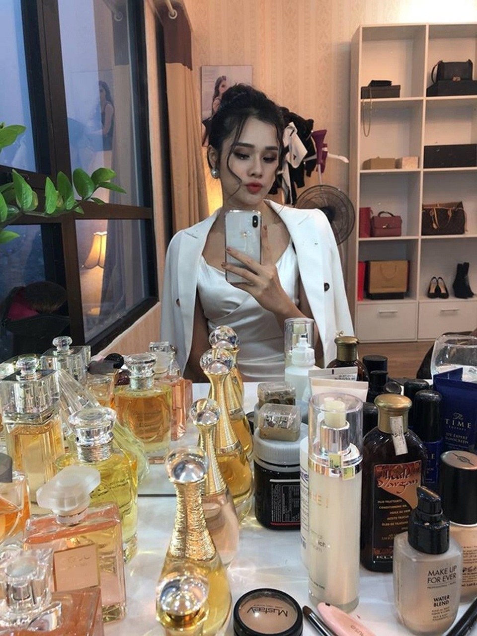 Cuộc sống sang chảnh, toàn hàng hiệu của 3 bóng hồng phía sau Duy Mạnh, Văn Thanh, Trọng Đại - 23..jpg Cuộc sống sang chảnh, toàn hàng hiệu của 3 bóng hồng phía sau Duy Mạnh, Văn Thanh, Trọng Đại - 23..jpg