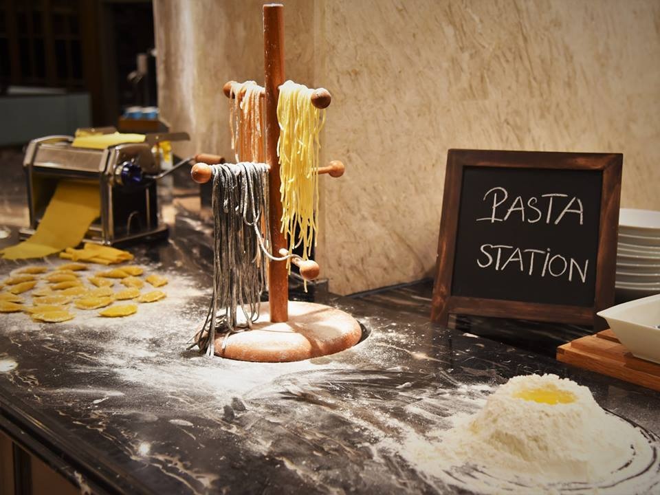 Thưởng thức buffet may mắn đầu năm tại Four Points by Sheraton Đà Nẵng - 2