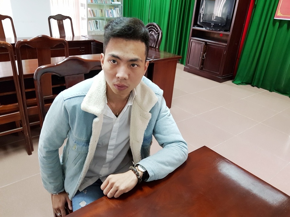 “Đột kích” quán bar lớn, phát hiện 100 người dương tính với ma túy - 13 “Đột kích” quán bar lớn, phát hiện 100 người dương tính với ma túy - 13