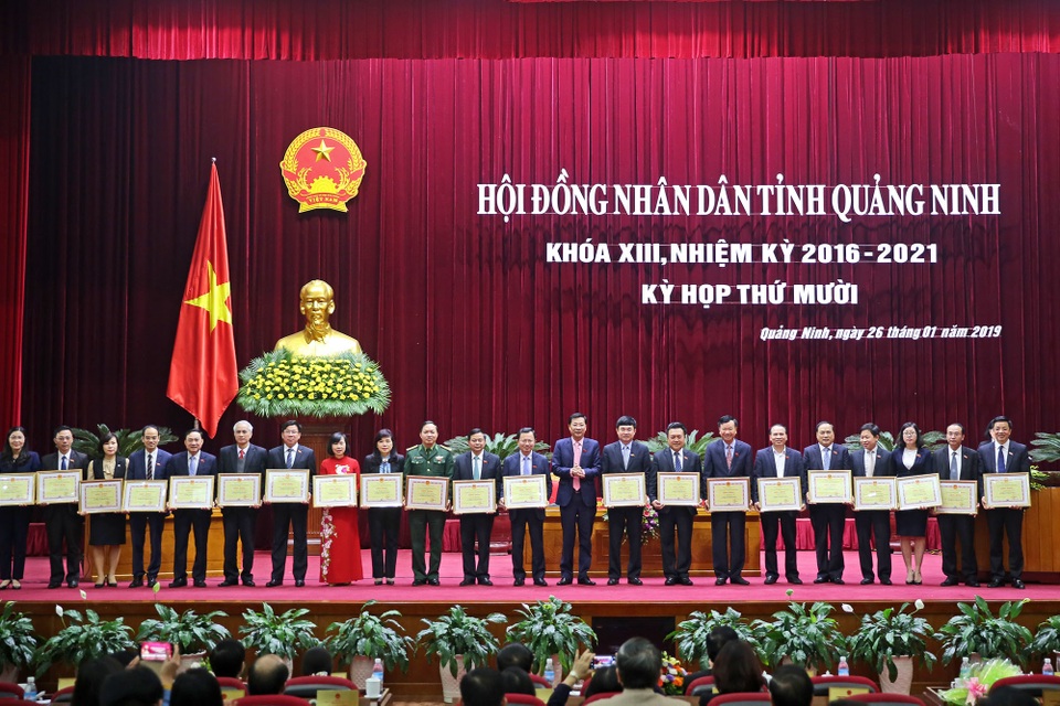 Cục trưởng cục Hải quan được bầu giữ chức Phó Chủ tịch tỉnh Quảng Ninh - 2 Cục trưởng cục Hải quan được bầu giữ chức Phó Chủ tịch tỉnh Quảng Ninh - 2