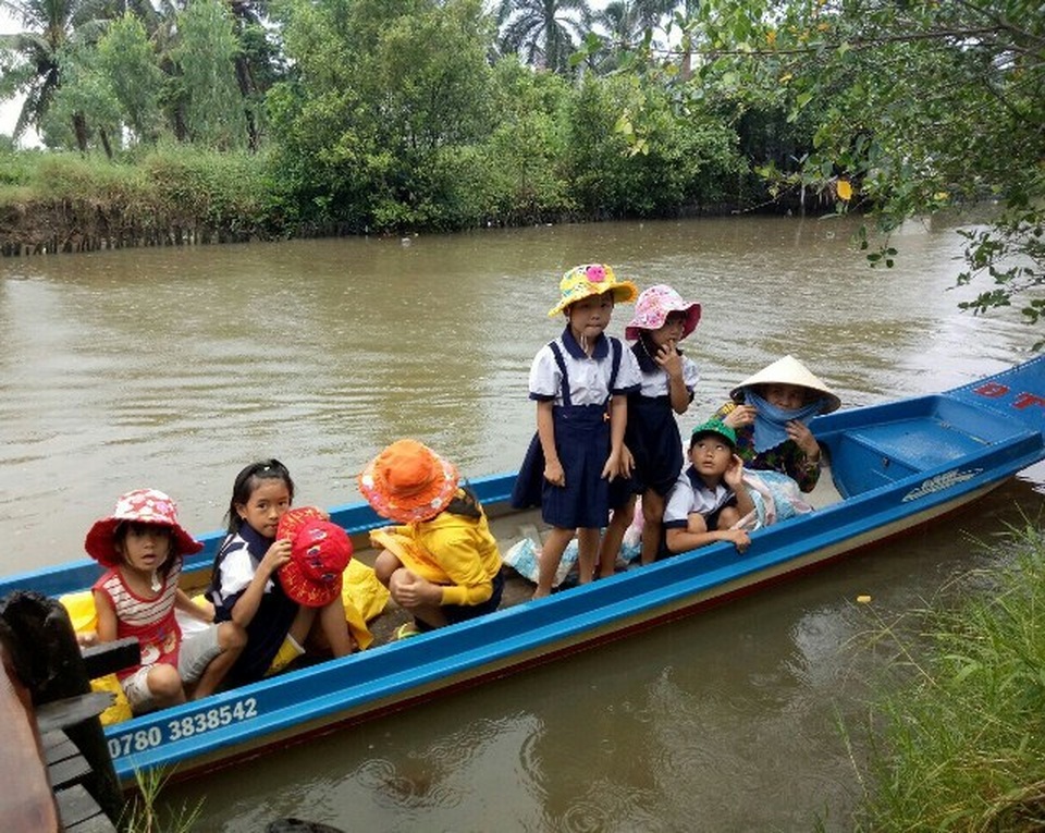 Học sinh vùng sông nước Cà Mau đến trường. (Ảnh: CTV) Học sinh vùng sông nước Cà Mau đến trường. (Ảnh: CTV)