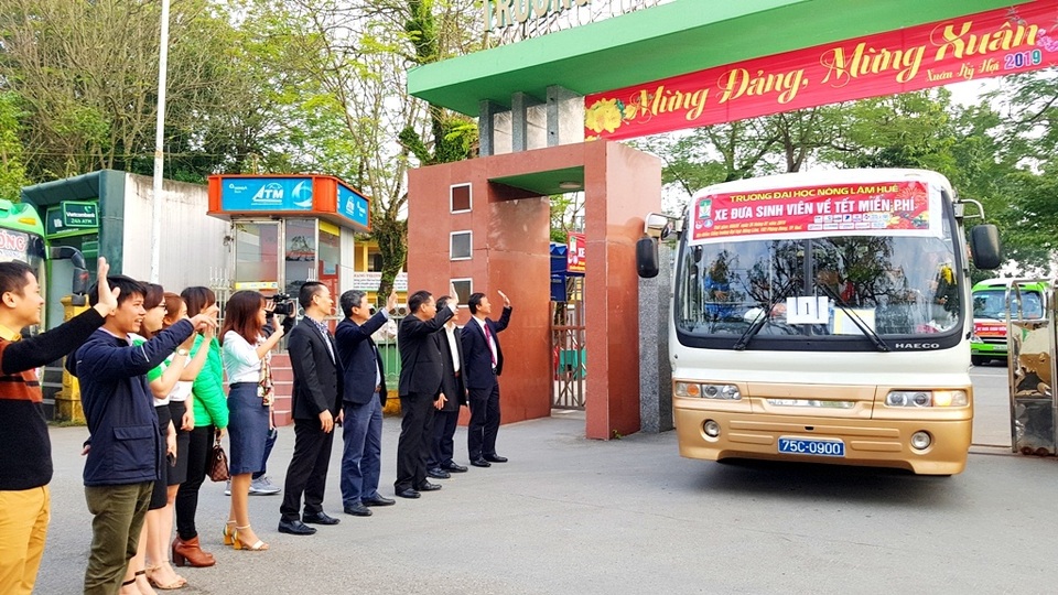 Sinh viên Nông lâm được tặng trứng gà kèm chuyến xe về quê đón Tết - 13 Sinh viên Nông lâm được tặng trứng gà kèm chuyến xe về quê đón Tết - 13