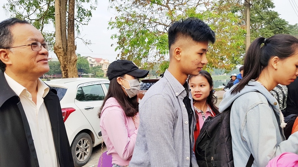 Sinh viên Nông lâm được tặng trứng gà kèm chuyến xe về quê đón Tết - 9 Sinh viên Nông lâm được tặng trứng gà kèm chuyến xe về quê đón Tết - 9