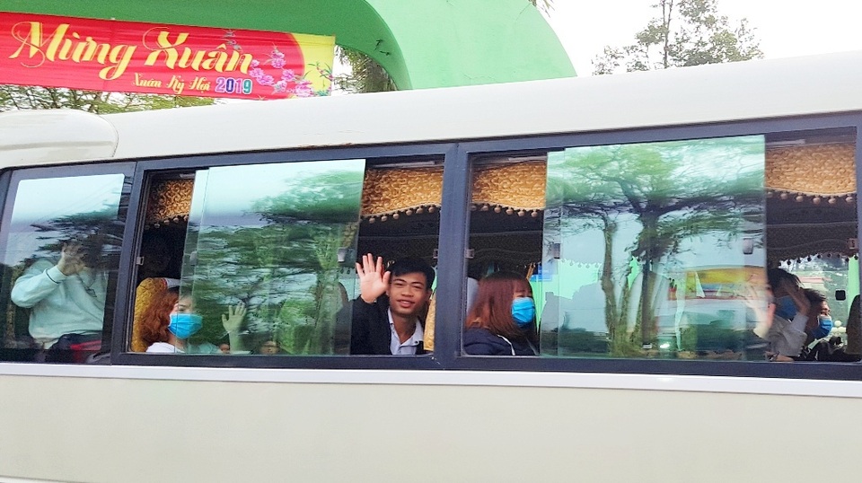 Sinh viên Nông lâm được tặng trứng gà kèm chuyến xe về quê đón Tết - 12 Sinh viên Nông lâm được tặng trứng gà kèm chuyến xe về quê đón Tết - 12
