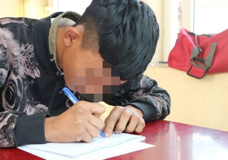 Phát hiện tài xế đang điều khiển xe tải dương tính với ma túy - 2