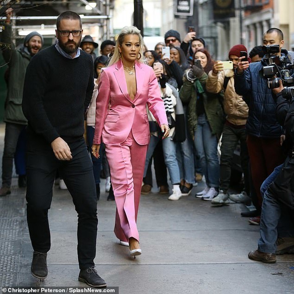 Rita Ora khoe ngực căng tròn - 10 Rita Ora khoe ngực căng tròn - 10