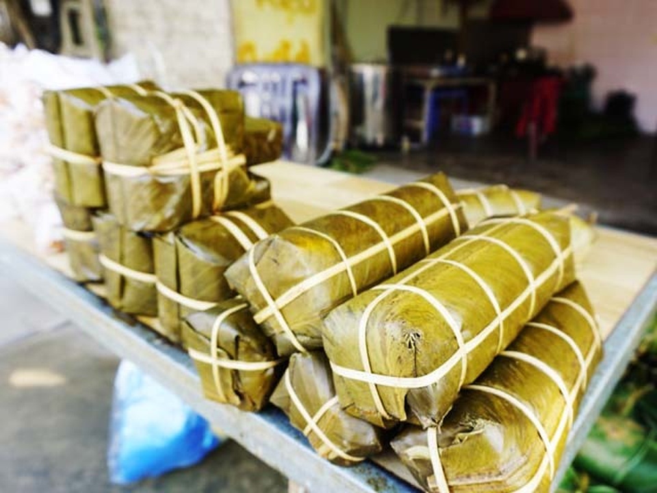 Làng bánh chưng Vĩnh Hòa: Mỗi ngày chợp mắt 2 tiếng để kịp giao hàng  - 8 Làng bánh chưng Vĩnh Hòa: Mỗi ngày chợp mắt 2 tiếng để kịp giao hàng  - 8