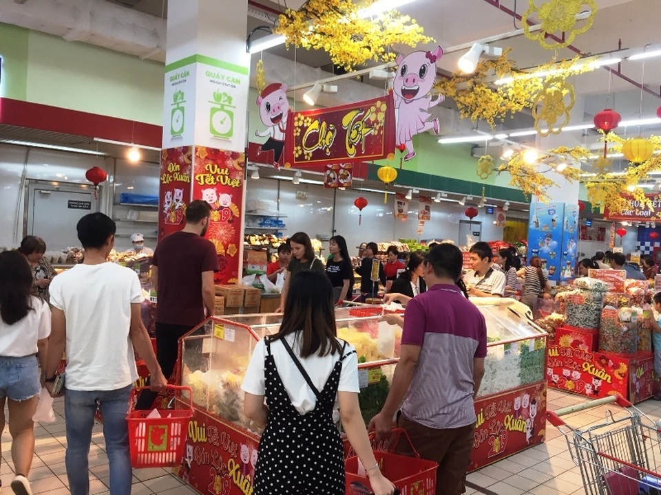 Mướt mồ hôi chen chân ở siêu thị ngày cận Tết - 2 Mướt mồ hôi chen chân ở siêu thị ngày cận Tết - 2