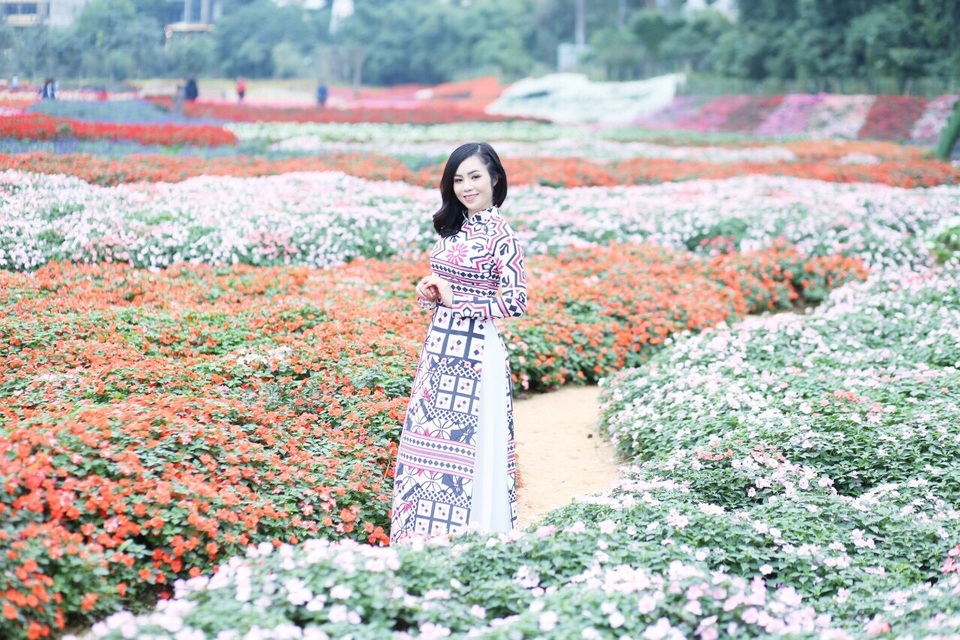 Hiền Xuân 4.jpg Hiền Xuân 4.jpg