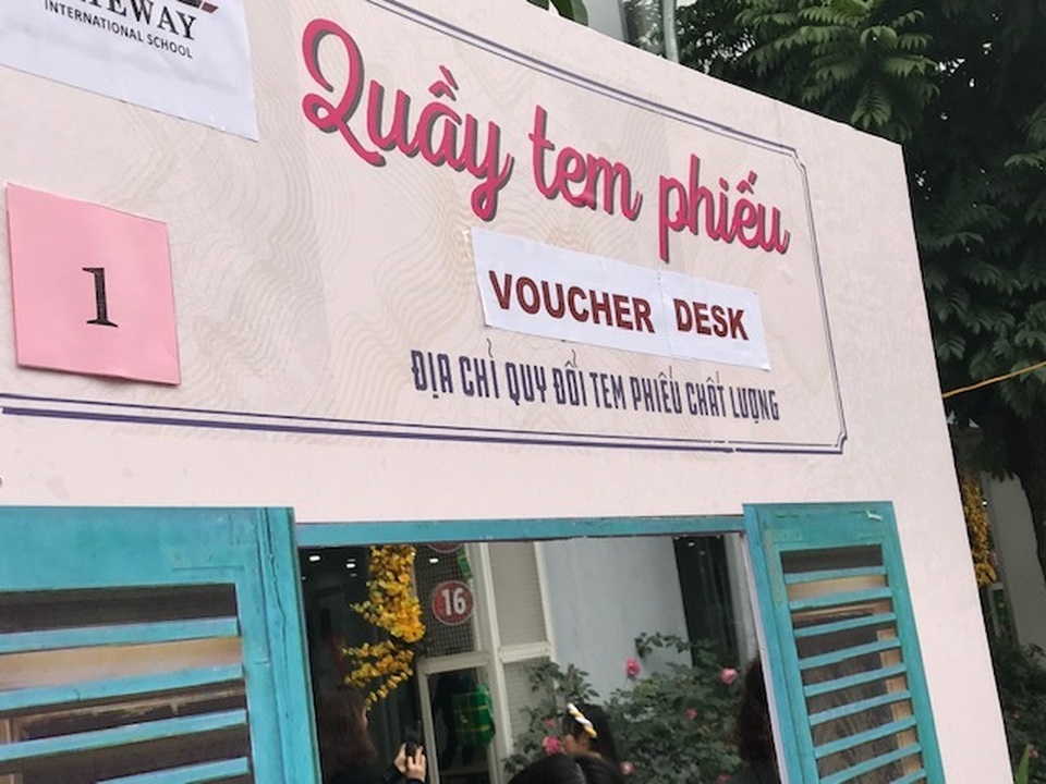 Hà Nội: Học sinh trải nghiệm cái Tết thời mậu dịch - 1 Hà Nội: Học sinh trải nghiệm cái Tết thời mậu dịch - 1