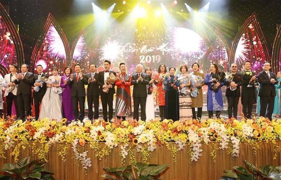 Tổng Bí thư, Chủ tịch nước: Không phải ngẫu nhiên không khí phấn khởi lan toả khắp Việt Nam - 2 Tổng Bí thư, Chủ tịch nước: Không phải ngẫu nhiên không khí phấn khởi lan toả khắp Việt Nam - 2