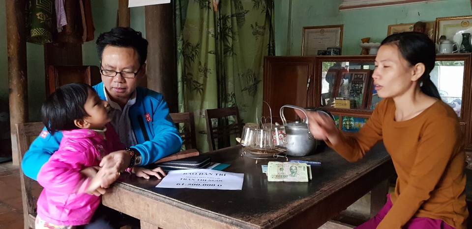 Bạn đọc giúp đỡ mẹ con chị Trần Thị Ngọc hơn 60 triệu đồng  - 2 Bạn đọc giúp đỡ mẹ con chị Trần Thị Ngọc hơn 60 triệu đồng  - 2