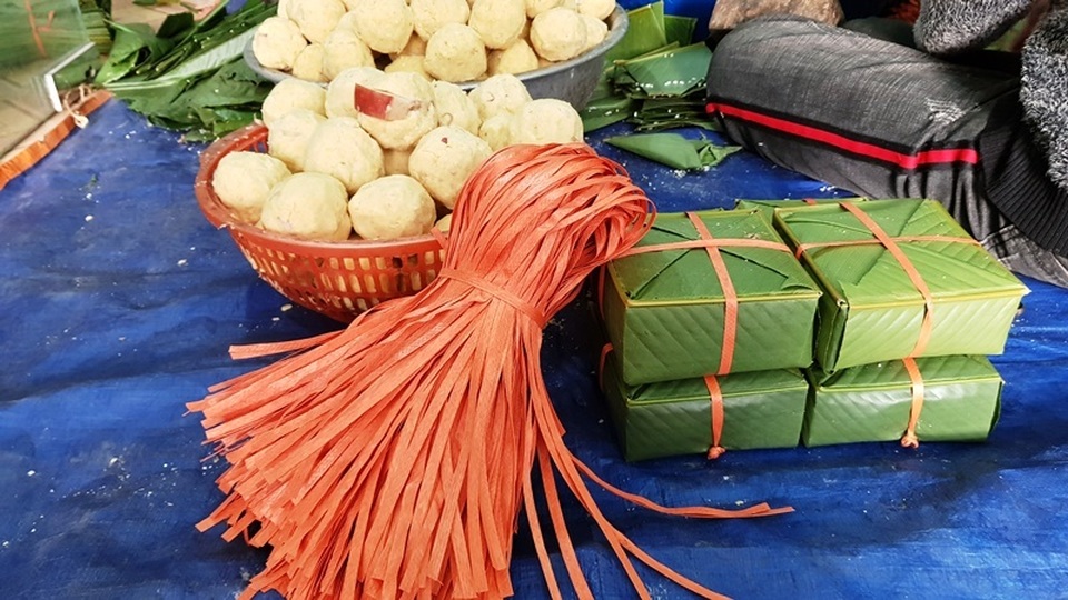 Làng bánh chưng trăm tuổi xuất hàng vạn bánh chưng dịp Tết - 2 Làng bánh chưng trăm tuổi xuất hàng vạn bánh chưng dịp Tết - 2