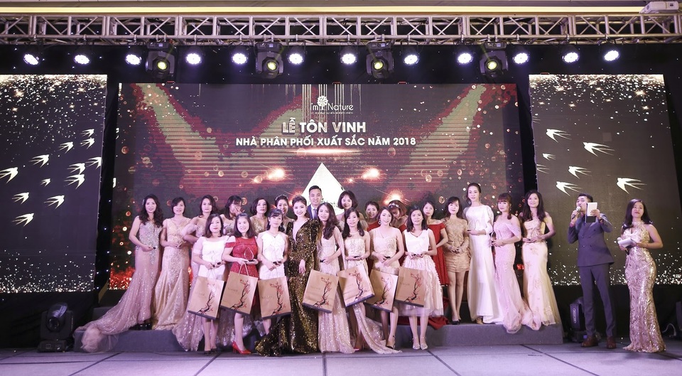 Ca sĩ Văn Mai Hương, Thanh Duy idol cùng đại náo tại sự kiện I’m Nature - Year End Party 2018 - 3