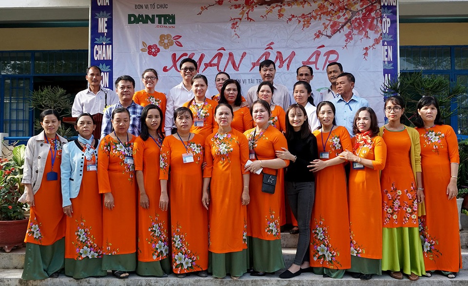 “Xuân ấm áp” về với học sinh khó khăn ở Ninh Thuận - 6 “Xuân ấm áp” về với học sinh khó khăn ở Ninh Thuận - 6