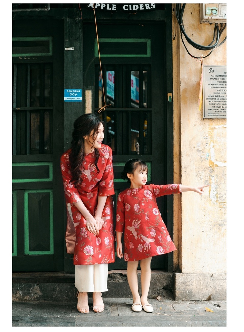 Phí Linh tiết lộ ngày Tết đặc biệt trong gia đình làm giò chả Ước Lễ nổi tiếng - 11 Phí Linh tiết lộ ngày Tết đặc biệt trong gia đình làm giò chả Ước Lễ nổi tiếng - 11