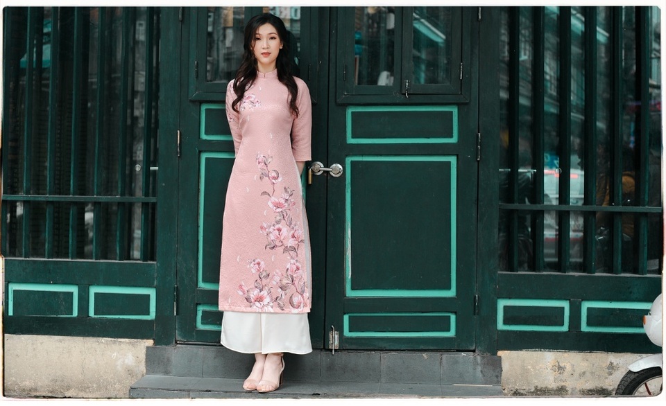 Phí Linh tiết lộ ngày Tết đặc biệt trong gia đình làm giò chả Ước Lễ nổi tiếng - 12 Phí Linh tiết lộ ngày Tết đặc biệt trong gia đình làm giò chả Ước Lễ nổi tiếng - 12