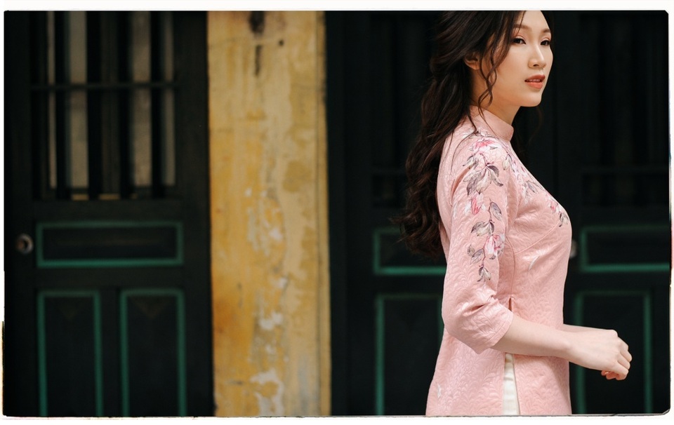 Phí Linh tiết lộ ngày Tết đặc biệt trong gia đình làm giò chả Ước Lễ nổi tiếng - 7 Phí Linh tiết lộ ngày Tết đặc biệt trong gia đình làm giò chả Ước Lễ nổi tiếng - 7