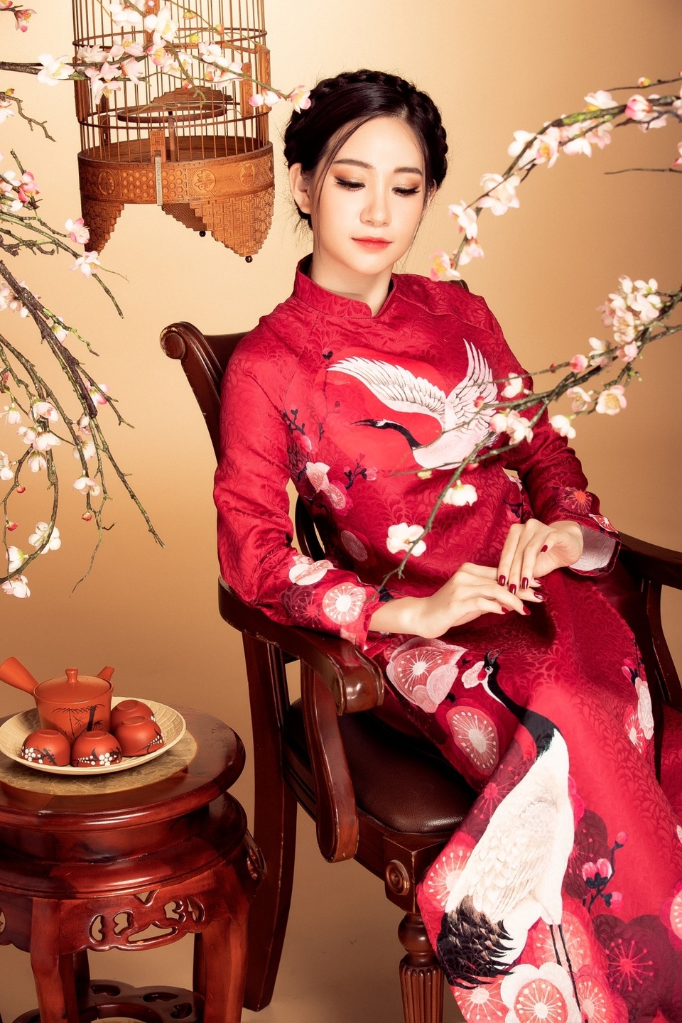 Á Hậu – Doanh nhân Huyền Cò diện áo dài gấm cách tân đón xuân kiêu sa - 5 Á Hậu – Doanh nhân Huyền Cò diện áo dài gấm cách tân đón xuân kiêu sa - 5