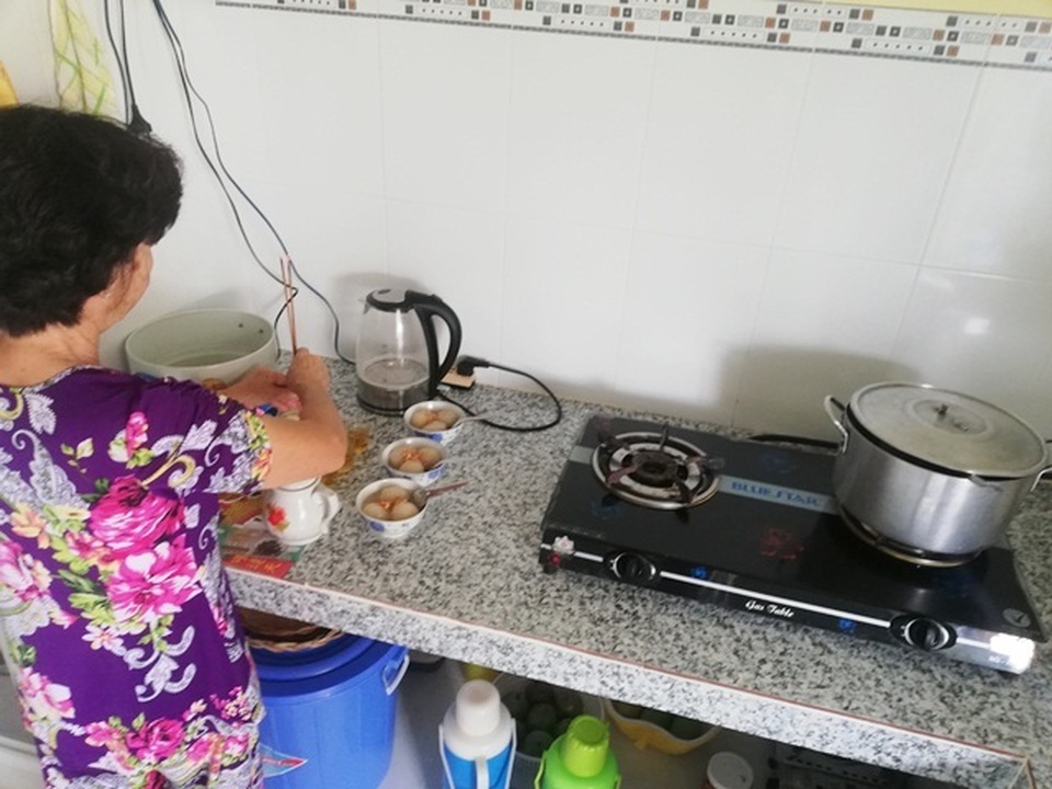 Tiễn ông Táo bằng... cá chép giấy - 1 Tiễn ông Táo bằng... cá chép giấy - 1