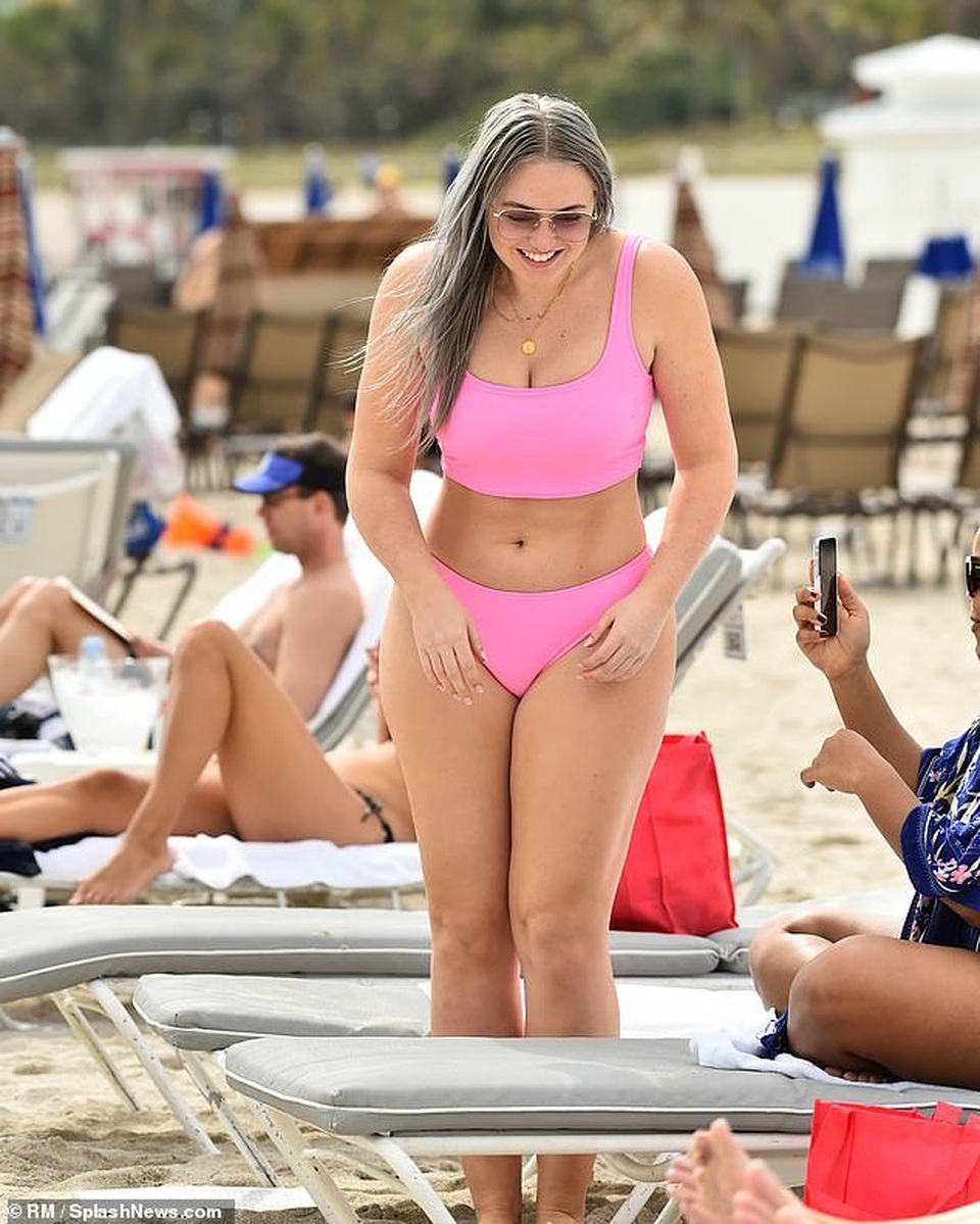 Iskra Lawrence khoe dáng nuột nà, đầy đặn - 5