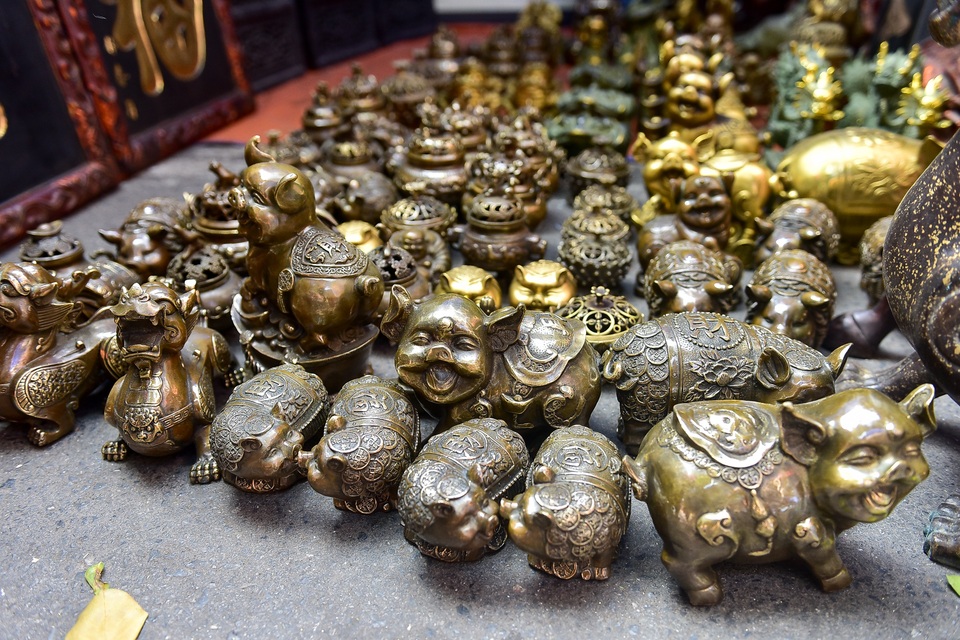 Lợn đồng trăm triệu được đại gia săn đón - 6 Lợn đồng trăm triệu được đại gia săn đón - 6