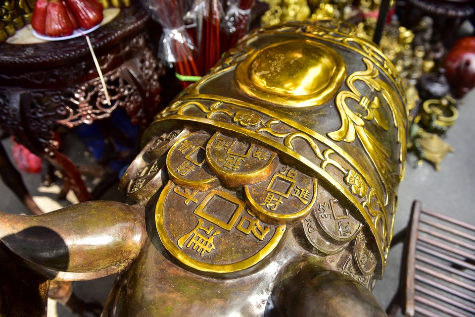 Lợn đồng trăm triệu được đại gia săn đón - 5 Lợn đồng trăm triệu được đại gia săn đón - 5