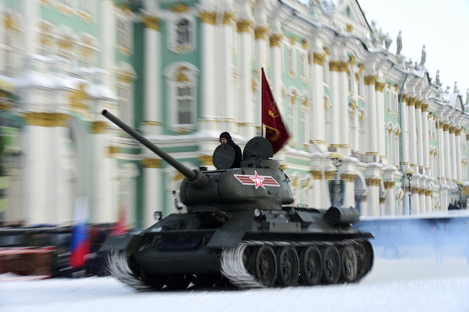 Xe tăng Nga diễu binh rầm rộ kỷ niệm 75 năm chiến thắng Leningrad - 14 Xe tăng Nga diễu binh rầm rộ kỷ niệm 75 năm chiến thắng Leningrad - 14
