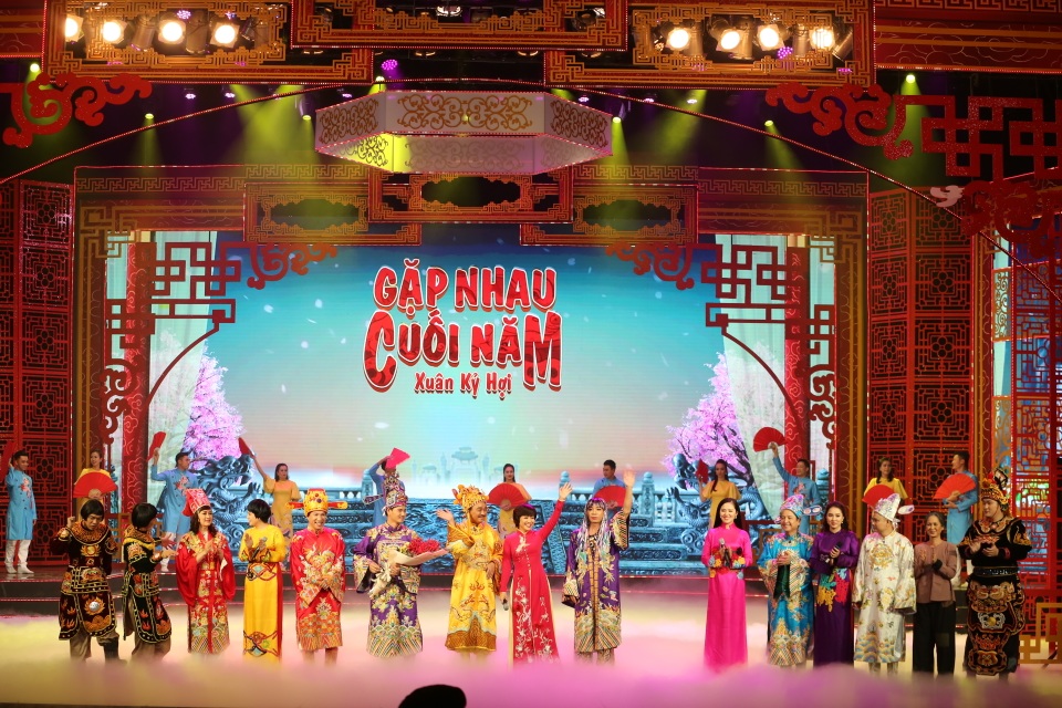 “Chưa có năm nào, tôi thấy Táo Quân bị “ném đá” nhiều như năm nay” - 2 “Chưa có năm nào, tôi thấy Táo Quân bị “ném đá” nhiều như năm nay” - 2
