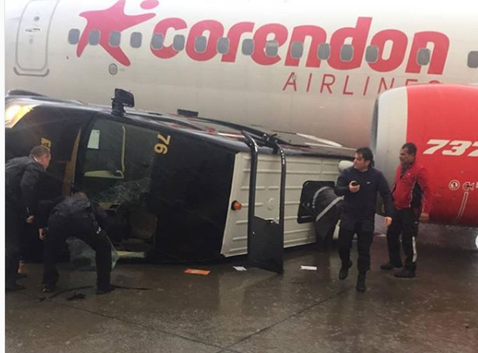 Vòi rồng phá hỏng máy bay chở khách ở sân bay Thổ Nhĩ Kỳ - 3