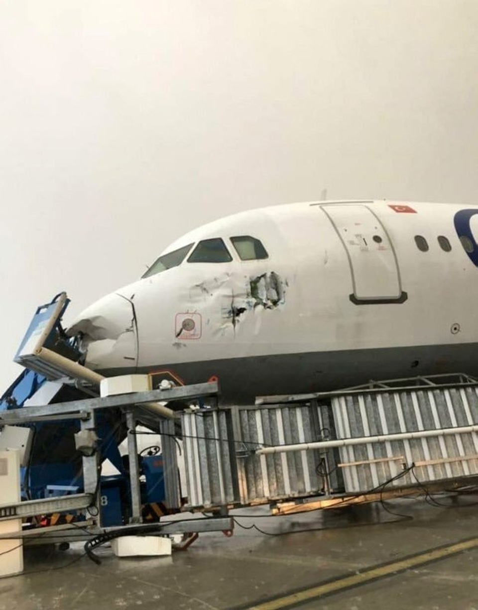 Vòi rồng phá hỏng máy bay chở khách ở sân bay Thổ Nhĩ Kỳ - 2