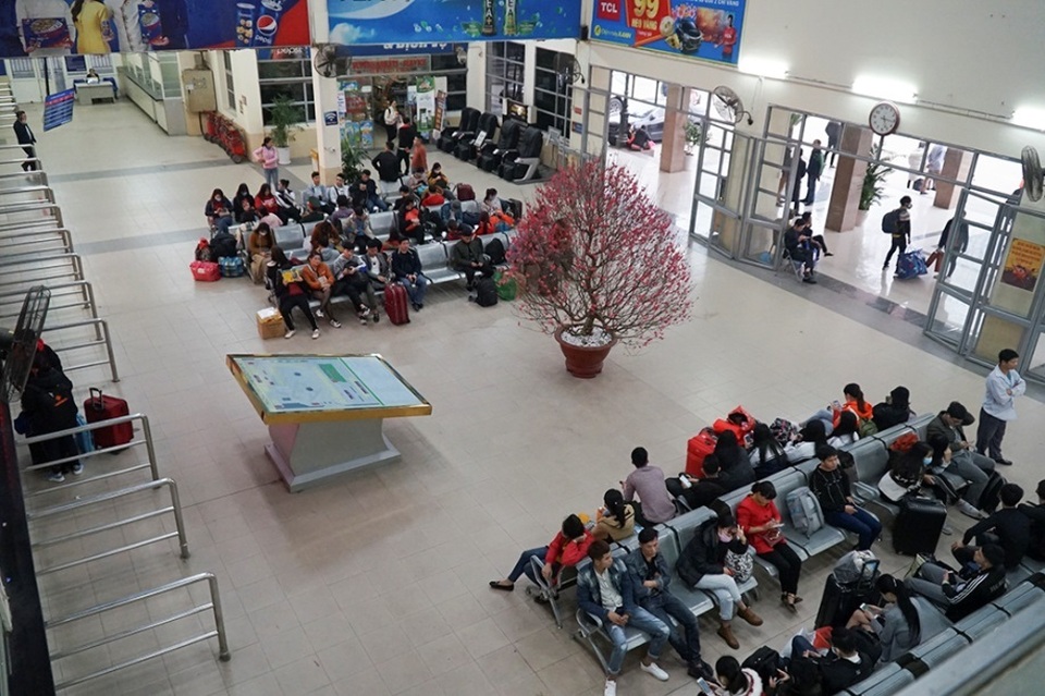 Hà Nội: Nhà xe kêu trời vì cận Tết vẫn vắng khách - 6 Hà Nội: Nhà xe kêu trời vì cận Tết vẫn vắng khách - 6