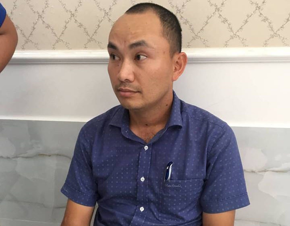 Vận động 2 đối tượng đặc biệt nguy hiểm trốn truy nã sang nước ngoài đầu thú - 2 Vận động 2 đối tượng đặc biệt nguy hiểm trốn truy nã sang nước ngoài đầu thú - 2