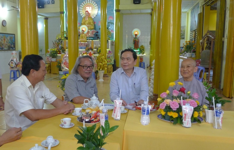 Chủ tịch MTTQ Việt Nam Trần Thanh Mẫn đến thăm các bé họ Nhân ở Cần Thơ - 2 Chủ tịch MTTQ Việt Nam Trần Thanh Mẫn đến thăm các bé họ Nhân ở Cần Thơ - 2