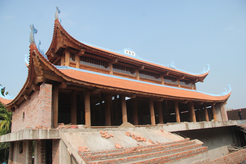 Ngôi chùa bề thế được xây dựng từ tiền bán... nhánh “cây sưa trăm tỷ” - 1 Ngôi chùa bề thế được xây dựng từ tiền bán... nhánh “cây sưa trăm tỷ” - 1