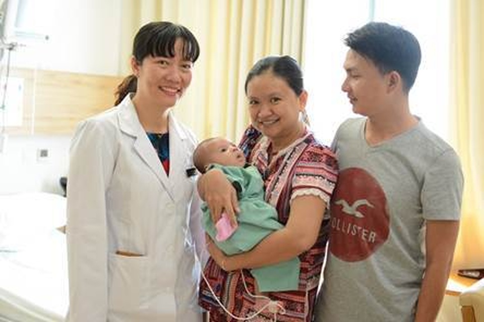 Thêm một em bé bị bệnh tim phức tạp được ‘tái sinh’ bằng kỹ thuật mổ tim không đau - 3 Thêm một em bé bị bệnh tim phức tạp được ‘tái sinh’ bằng kỹ thuật mổ tim không đau - 3