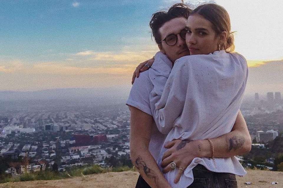 Brooklyn Beckham hôn bạn gái mới trên phố - 6 Brooklyn Beckham hôn bạn gái mới trên phố - 6