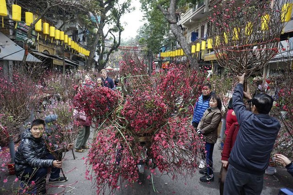 6 “thiên đường” mua sắm nhộn nhịp nhất Hà Nội dịp Tết Nguyên đán - 1 6 “thiên đường” mua sắm nhộn nhịp nhất Hà Nội dịp Tết Nguyên đán - 1