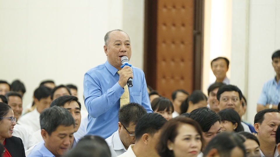 Chủ tịch TPHCM đặt hàng giải pháp quản lý người nước ngoài - 2 Chủ tịch TPHCM đặt hàng giải pháp quản lý người nước ngoài - 2