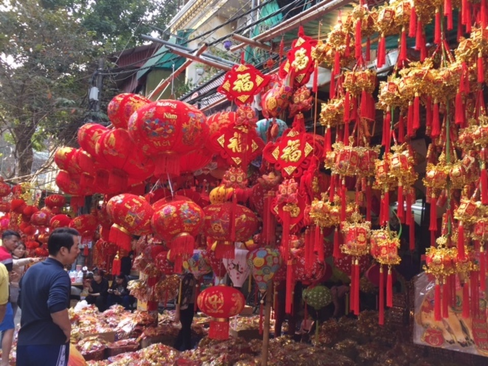 6 “thiên đường” mua sắm nhộn nhịp nhất Hà Nội dịp Tết Nguyên đán - 3 6 “thiên đường” mua sắm nhộn nhịp nhất Hà Nội dịp Tết Nguyên đán - 3