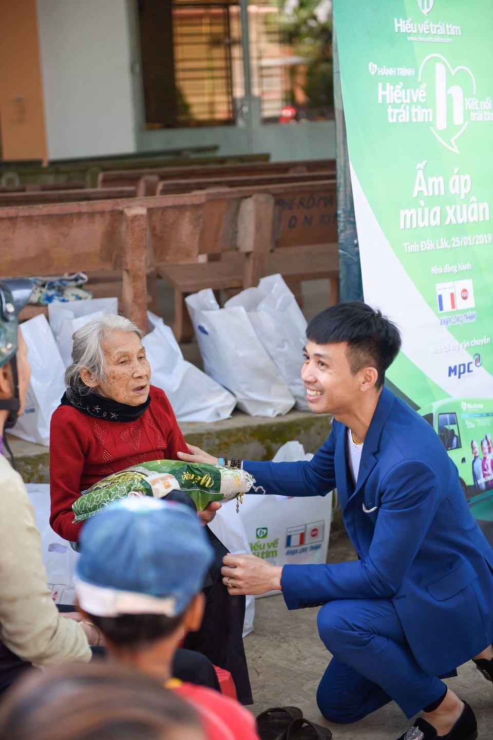 Nhựa Long Thành trao quà Tết cho huyện nghèo Đắk Lắk - 1 Nhựa Long Thành trao quà Tết cho huyện nghèo Đắk Lắk - 1