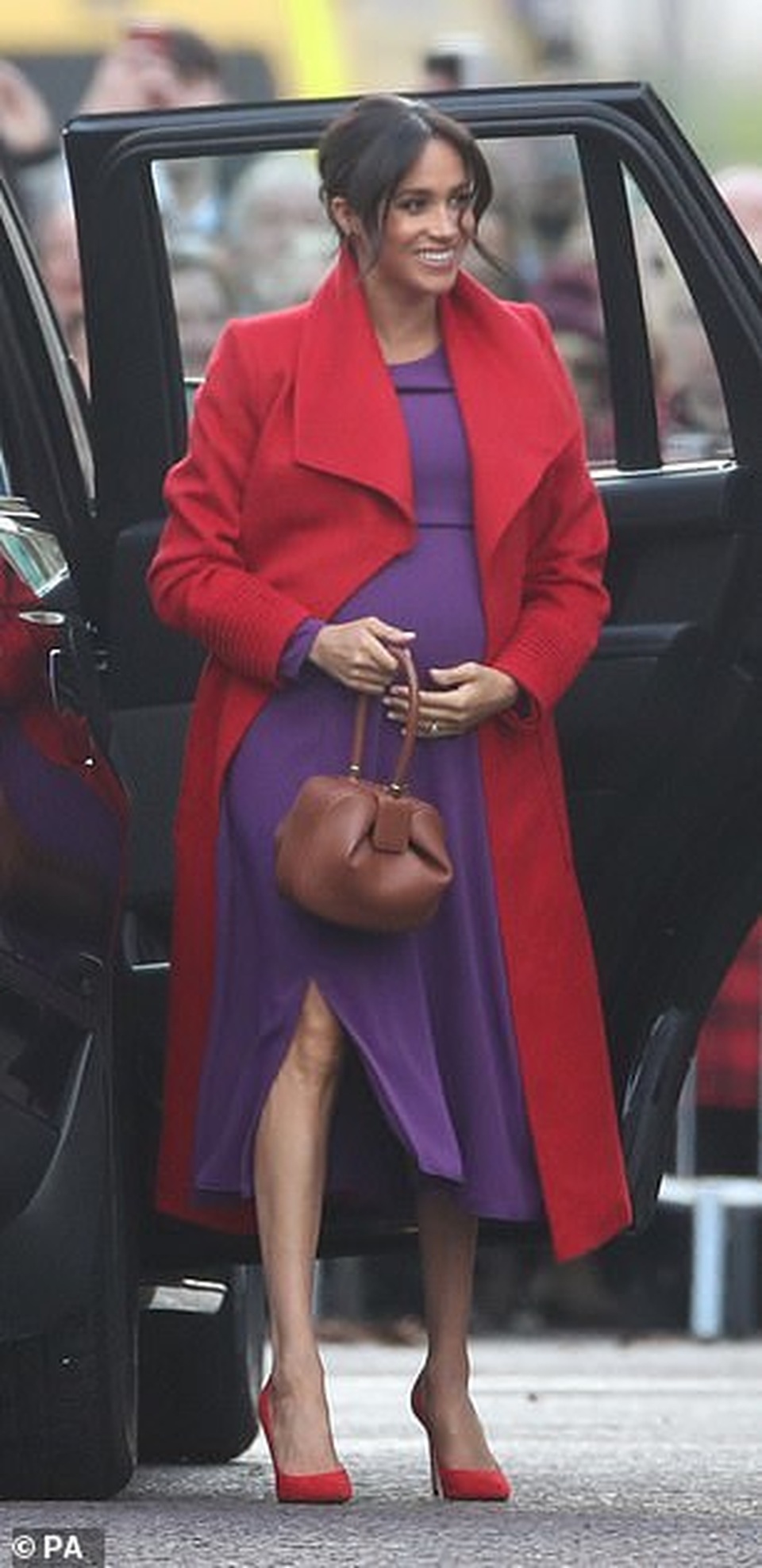 Công nương Meghan Markle bầu bí vẫn đẹp tinh tế - 9 Công nương Meghan Markle bầu bí vẫn đẹp tinh tế - 9