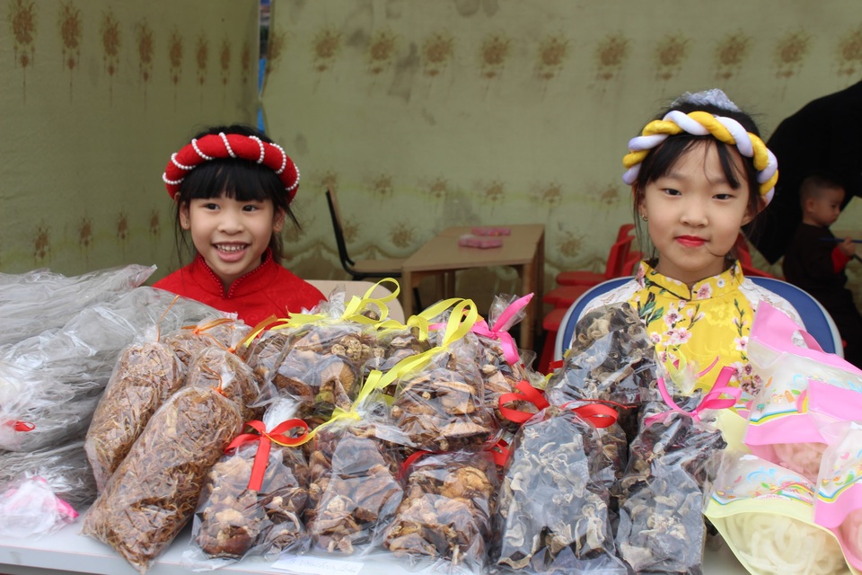 Trải nghiệm chợ tết bao cấp của học sinh trường Quốc tế - 4 Trải nghiệm chợ tết bao cấp của học sinh trường Quốc tế - 4
