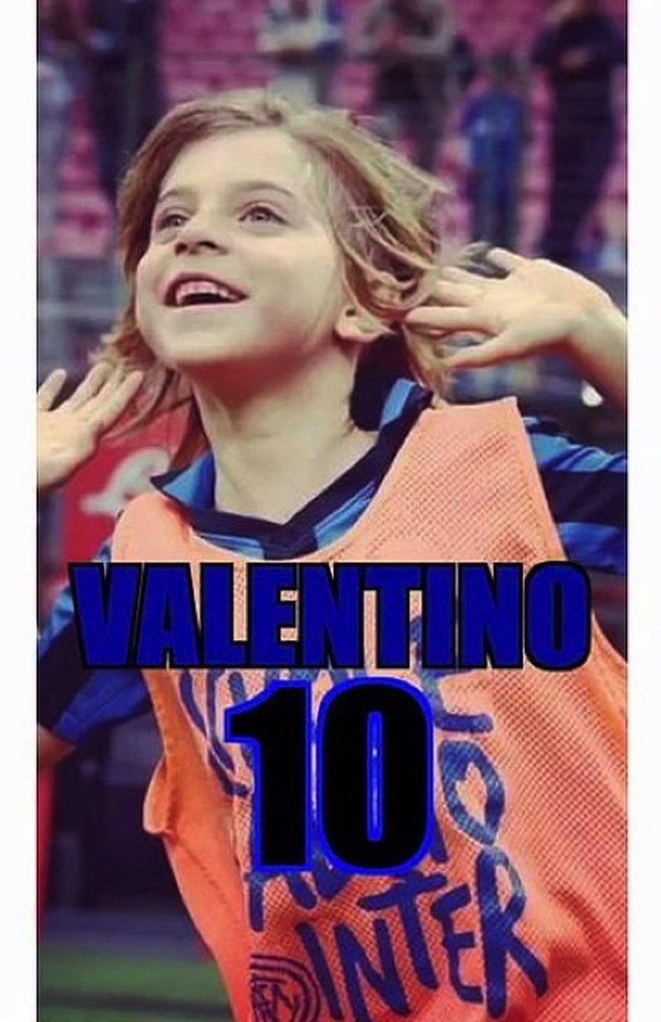 Lộ danh tính cổ động viên may mắn được cả Messi và C.Ronaldo chúc mừng - 2 Lộ danh tính cổ động viên may mắn được cả Messi và C.Ronaldo chúc mừng - 2