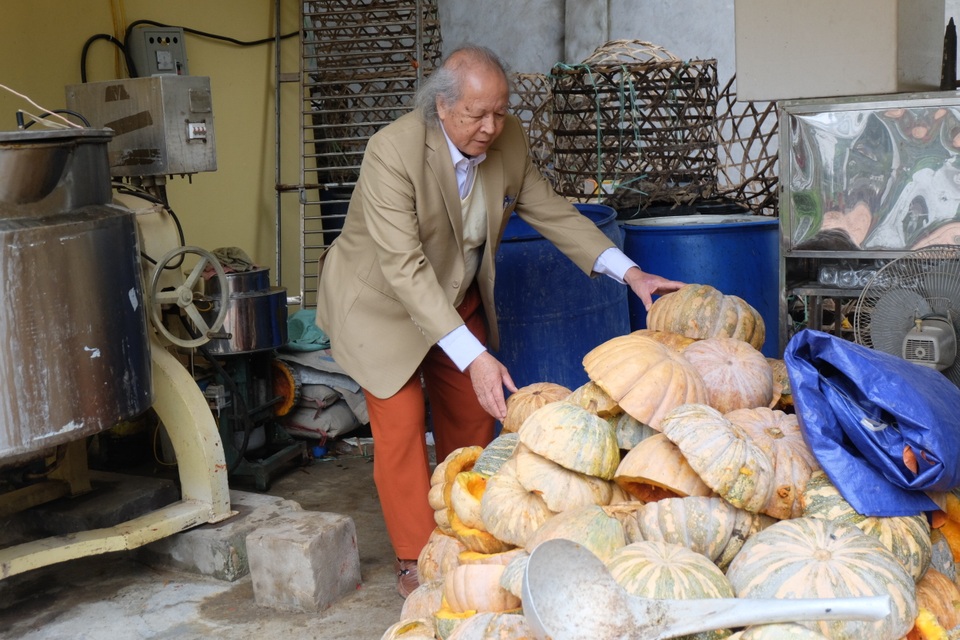 Gà ăn thuốc quý, nằm lò sưởi: Hàng hiếm ăn Tết, đại gia lùng mua - 8 Gà ăn thuốc quý, nằm lò sưởi: Hàng hiếm ăn Tết, đại gia lùng mua - 8